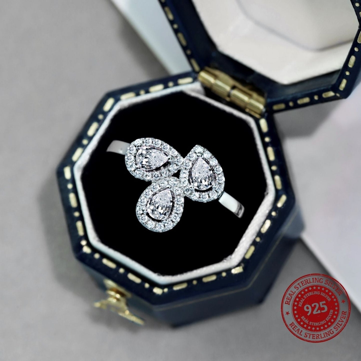 Three - Stone Ring - OLADOR